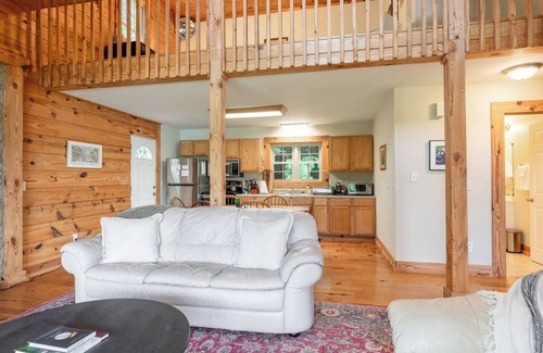 Hurdle Mills House | Peaceful Lakefront Retreat