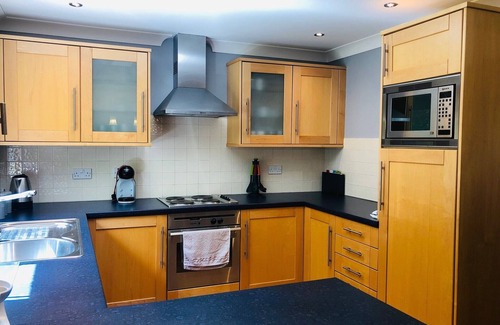Kenmare House | Peaceful location close to the sea and just a 15 minute stroll into Kenmare