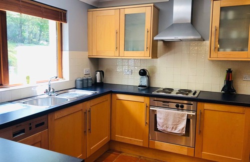 Kenmare House | Peaceful location close to the sea and just a 15 minute stroll into Kenmare
