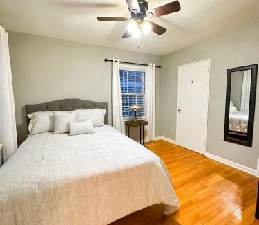 Lexington Apartment | Peaceful Location Close to University & Hospitals