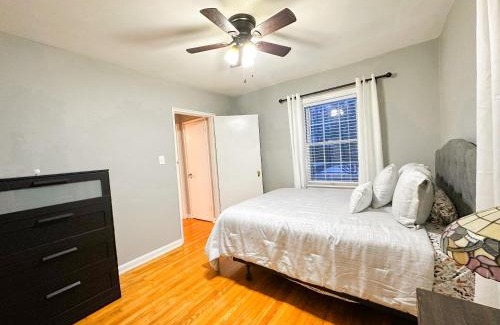 Lexington Apartment | Peaceful Location Close to University & Hospitals