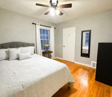 Lexington Apartment | Peaceful Location Close to University & Hospitals