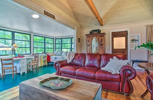 Freetown House | Peaceful Long Pond Cottage with Dock and Views