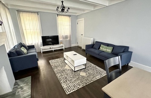 White Plains Villa | Peaceful Mansion in White Plains. Close to everything