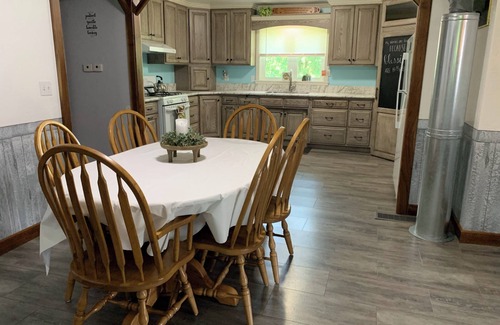 Flat Rock House | Peaceful Meadows. Rural, peaceful, sleeps 9