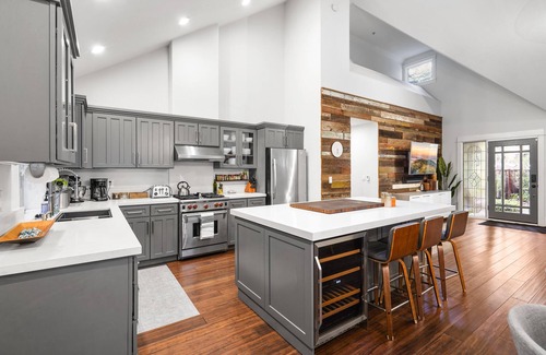 Felton House | Peaceful Modern Retreat at East Creek