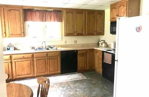 Waynesboro House | Peaceful Mountain Top House- Time to Enjoy!