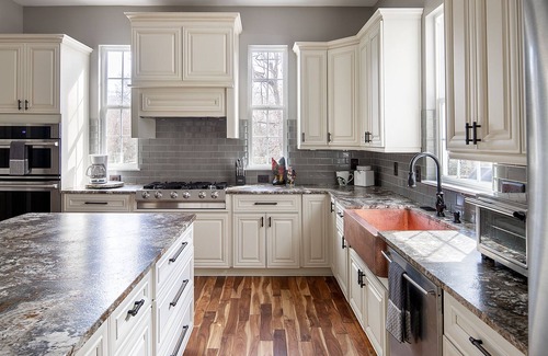 Mountainbrook House | Peaceful Mountainbrook SouthPark Haven ~ Creekside