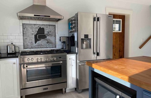 Newcastle House | Peaceful Oasis by the Great Salt Bay 3BR 2Ba