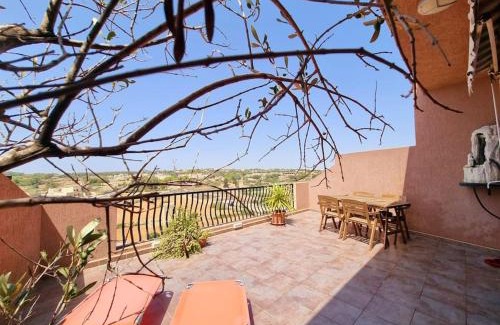 San Tumas Apartment | Peaceful penthouse with views 3 min walk to the beach
