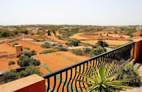San Tumas Apartment | Peaceful penthouse with views 3 min walk to the beach