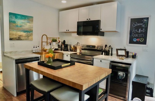 Newberg House | Peaceful, Private and Convenient getaway in Wine Country
