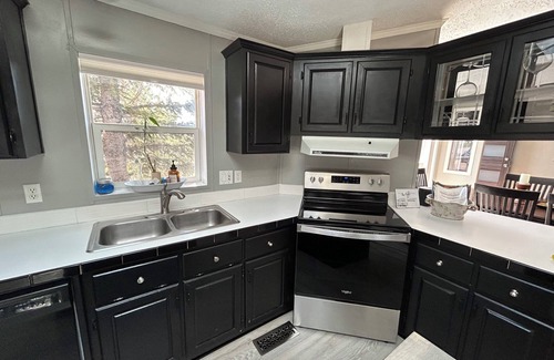 Eagle House | Peaceful/quiet 3 bedroom overlooking the town of Eagle with amazing views!