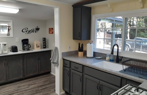 Crestline House | Peaceful, Quite Location ! Close to Everything! "31 Day Minimum"