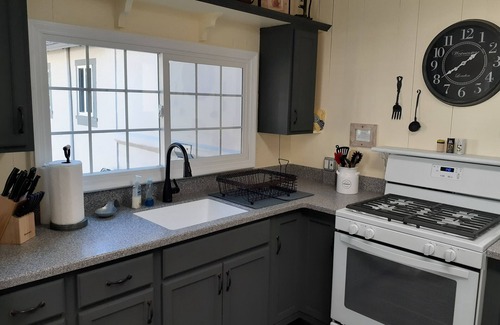 Crestline House | Peaceful, Quite Location ! Close to Everything! "31 Day Minimum"