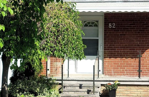 Newmarket House | Peaceful, relaxing 3-bedroom house with a big backyard in Newmarket
