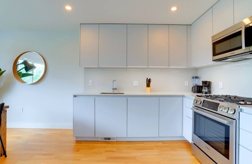 Radnor - Fort Myer Heights Apartment | Peaceful & Relaxing Apt For Your Trip!