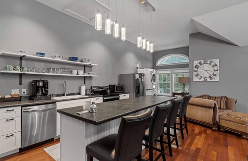 Danbury Apartment | Peaceful Retreat with Stunning Mountain Views for Unforgettable Memories