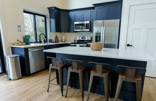 Bruceton Mills Cabin | Peaceful Riverside Cabin with Hot Tub. Near WVU & Cheat Lake. Sleeps 10