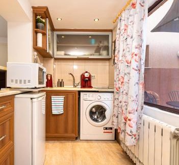 Plovdiv Apartment | Peaceful Riverside Studio with private Patio Garden Center