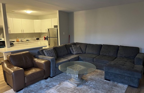 Glenridge Apartment | Peaceful Room in shared urban oasis