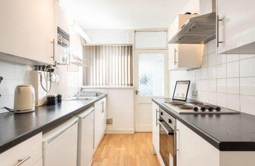 Doncaster House | Peaceful Room in Doncaster Shared House w Kitchen