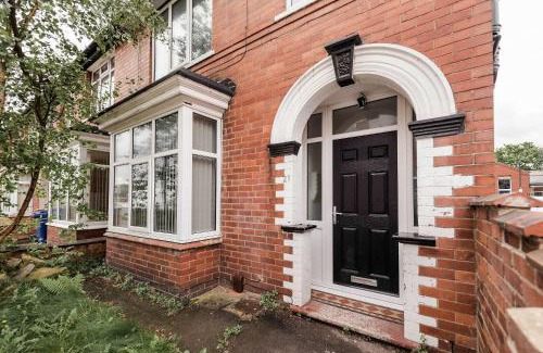 Doncaster House | Peaceful Room in Doncaster Shared House w Kitchen