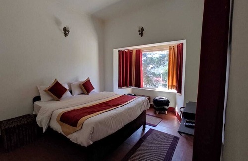 Bhimtal Bed & Breakfast | Peaceful, scenic, surrounded by green or snowy hills, far away from the city.