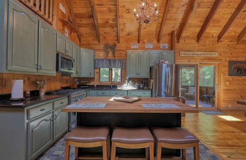 Georgetown Cabin | Peaceful Setting but close to beaches!