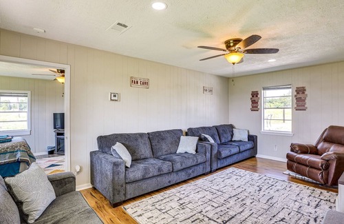 Lyons House | Peaceful Somerville Home w/ Gazebo - 5 Mi to Lake!
