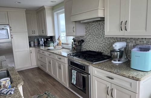 South Bowers House | Peaceful South Bowers Beach Pink Firehouse near DE Turf with amazing views