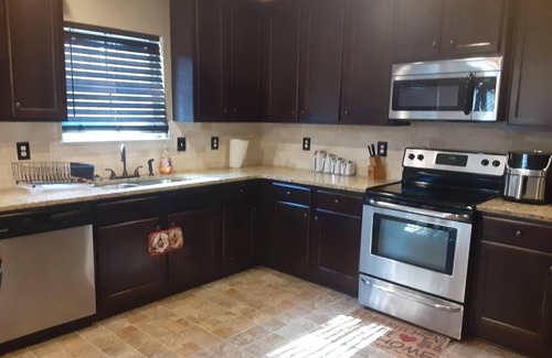 Hampton House | Peaceful stay in Hampton, GA