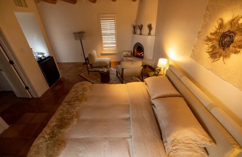 Ojo Caliente Hotel | Peaceful Suite in Desert Inn- Acoma Queen Room
