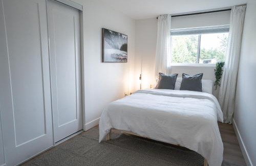 Armstrong Apartment | Peaceful Suite near Vernon Armstrong Brand New