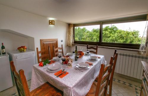 Montefiascone Villa | Peaceful Villa in Montefiascone with Bubble Bath