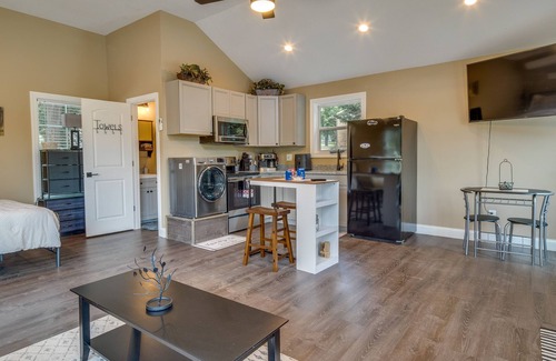Simpsonville Apartment | Peaceful Waterfront Studio 16 Mi to Greenville!