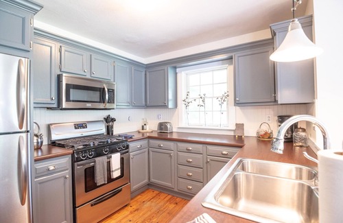 Helmsburg Cottage | Peaceful Wayside Cottage in the country 5 miles north of Nashville, IN!