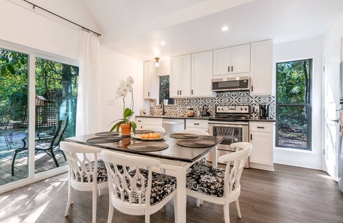 Pine Grove House | Peaceful Wooded Garden Setting