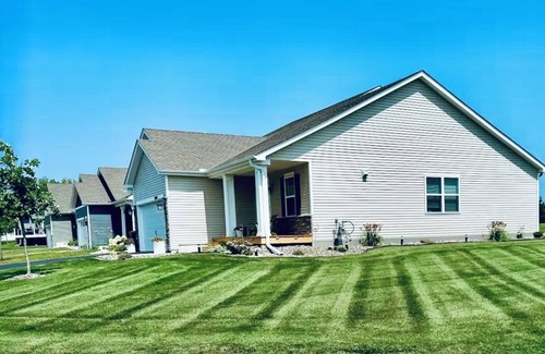 Lakeville House | Peaceful Zen Retreat with Private Space, Trails, & Easy Access to Airports