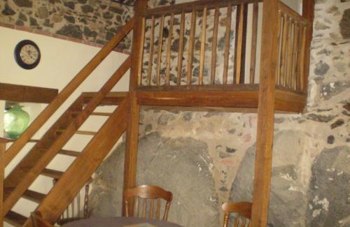 La Foret-sur-Sevre House | Peach Cottage