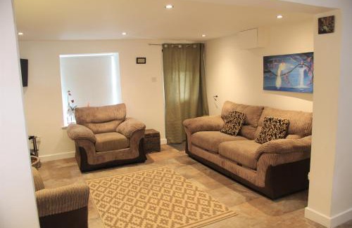 Cinderford House | Peacock Cottage