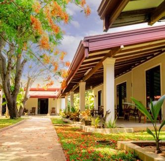 Arachchikattuwa Hotel | Peacock village and Spa