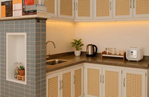 Nguyen Thai Binh House | Peanuts Home Calmette - Central Saigon Homestay with Kitchen, Balcony