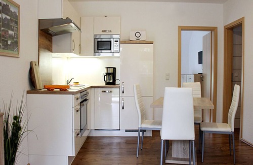 Zutzen Apartment | Pear - On the fruit tree