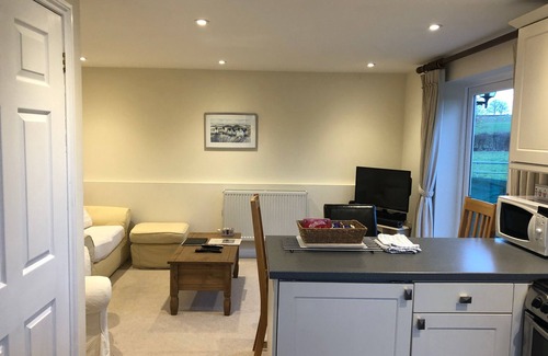 Bodenham Cottage | Pear Tree Cottage. 2-bedroomed cottage. Short breaks welcome. Free Wifi