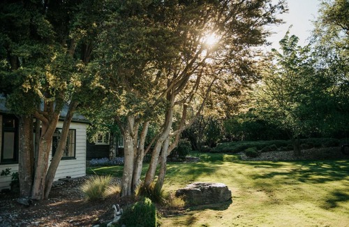 Dalefield House | Pear Tree Cottage l Country Luxury l Hot Tub l 15 Guests