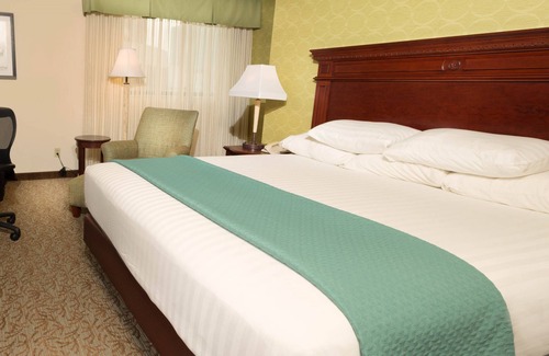 Downtown St. Louis Hotel | Pear Tree Inn St. Louis Convention Center