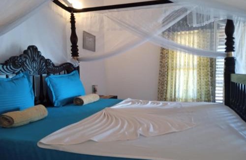 Tangalle House | Pearl Cave Cabanas & Resturant