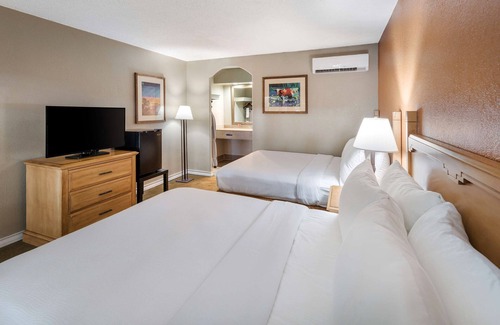 San Angelo Hotel | Pearl on the Concho