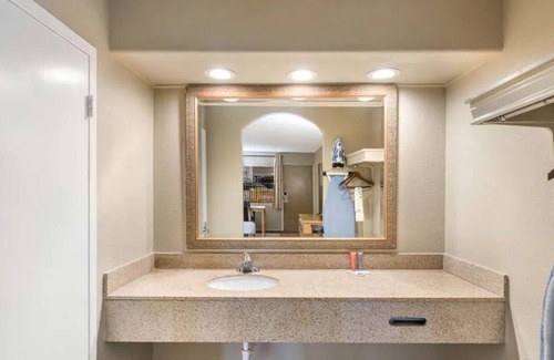 San Angelo Hotel | Pearl on the Concho